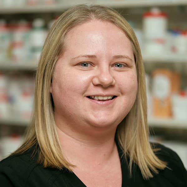 portrait of samantha thigpen, pharmacy technician at Pure Life Pharmacy